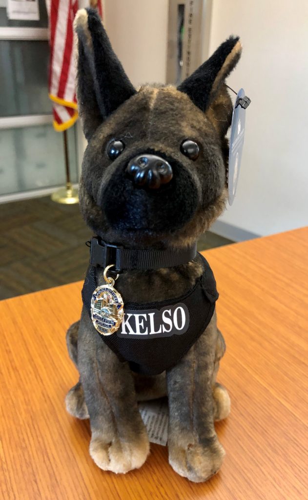 Police deals dog plush